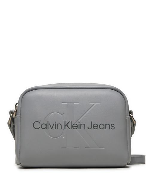 CALVIN KLEIN SCULPTED Camera Bag Mini-Umhängetasche Steinbruch - Damentaschen