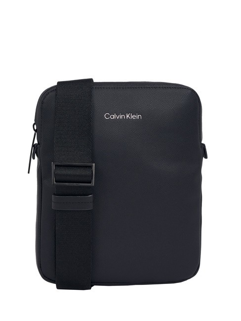 CALVIN KLEIN CK MUST Flache Tasche schwarzer Kaviar - Umhängetaschen Herren